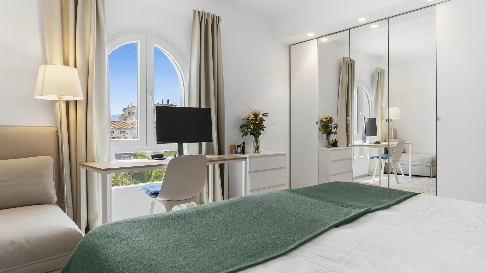 Comprar apartamento en Playas del Duque de 3 dormitorios