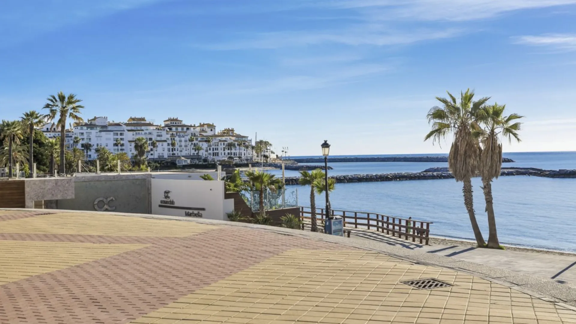 Comprar apartamento en Playas del Duque de 3 dormitorios