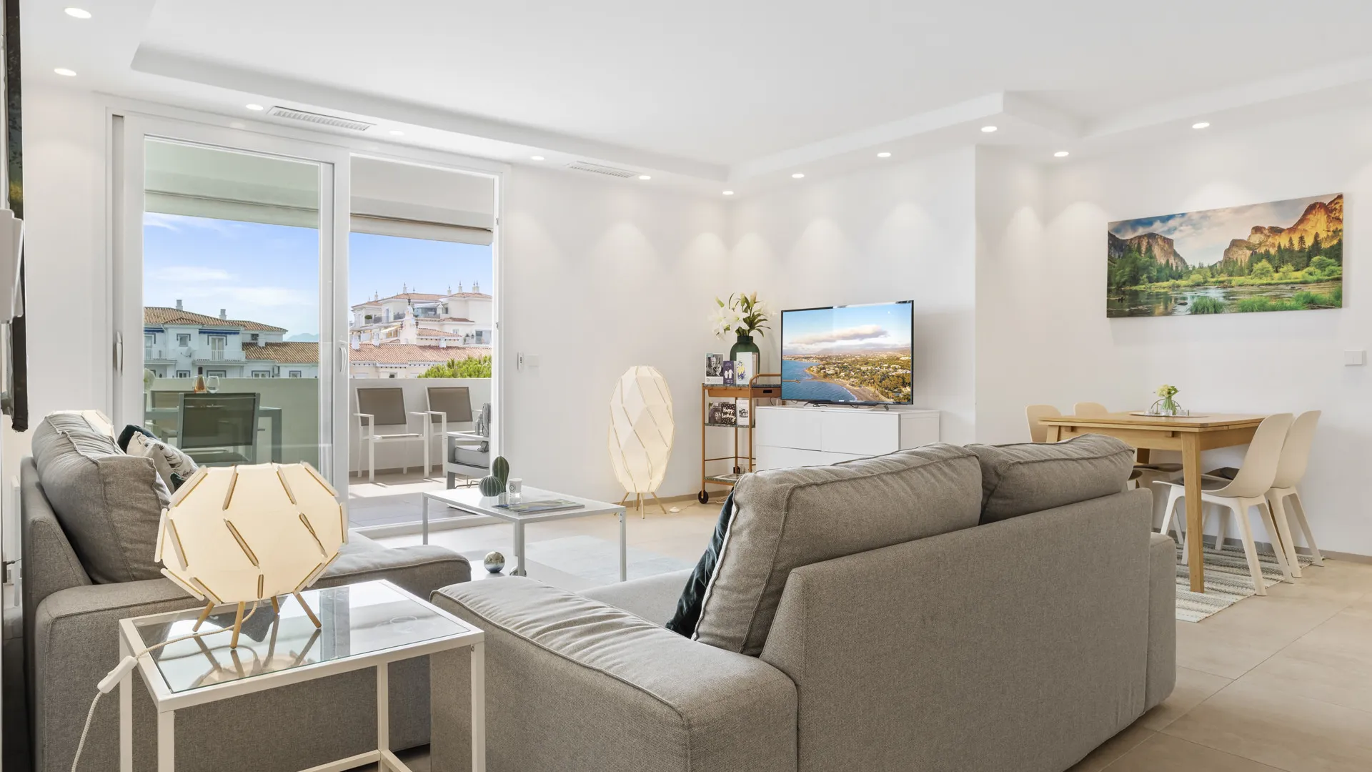 Comprar apartamento en Playas del Duque de 3 dormitorios