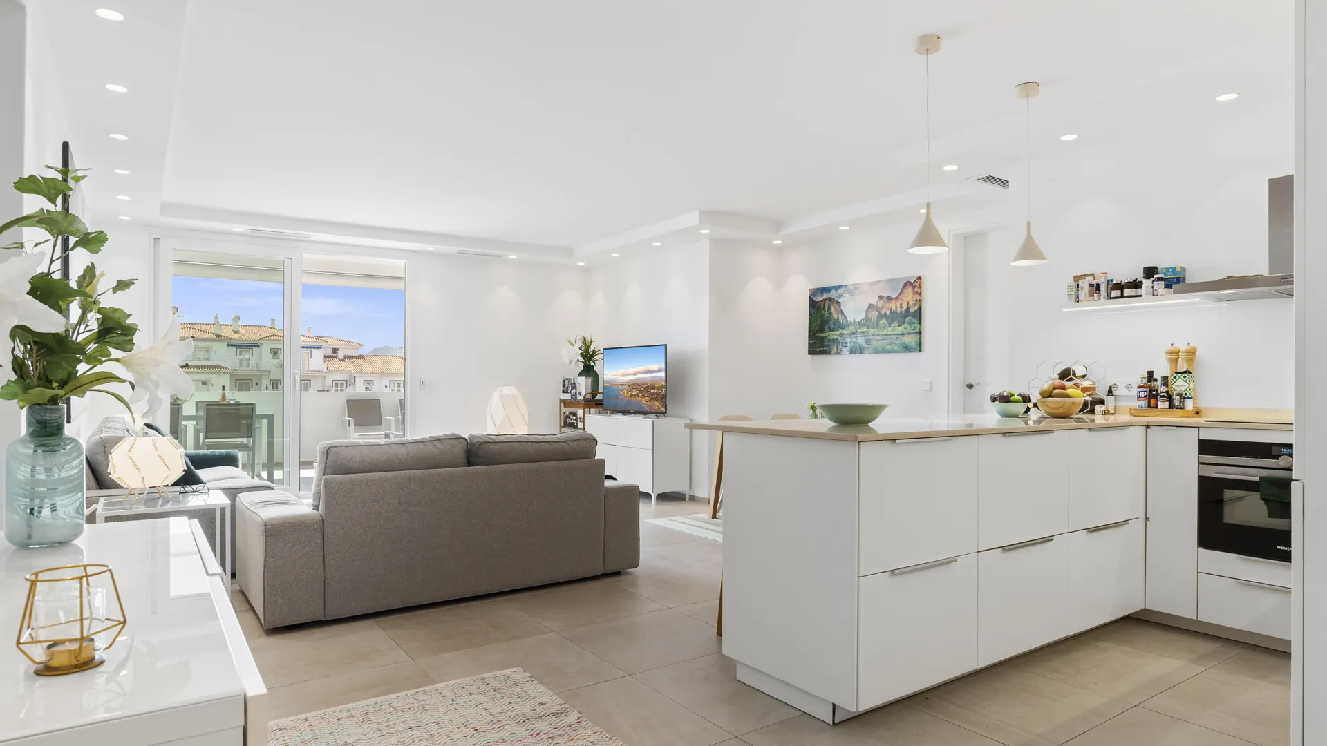 Comprar apartamento en Playas del Duque de 3 dormitorios