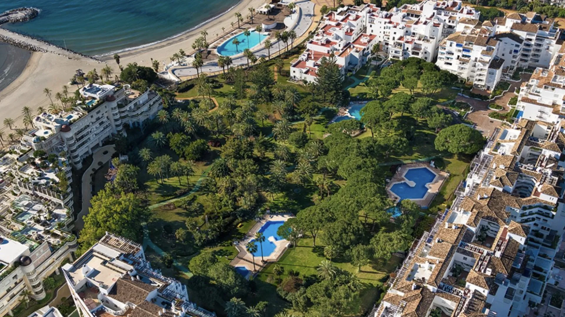 Comprar apartamento en Playas del Duque de 3 dormitorios