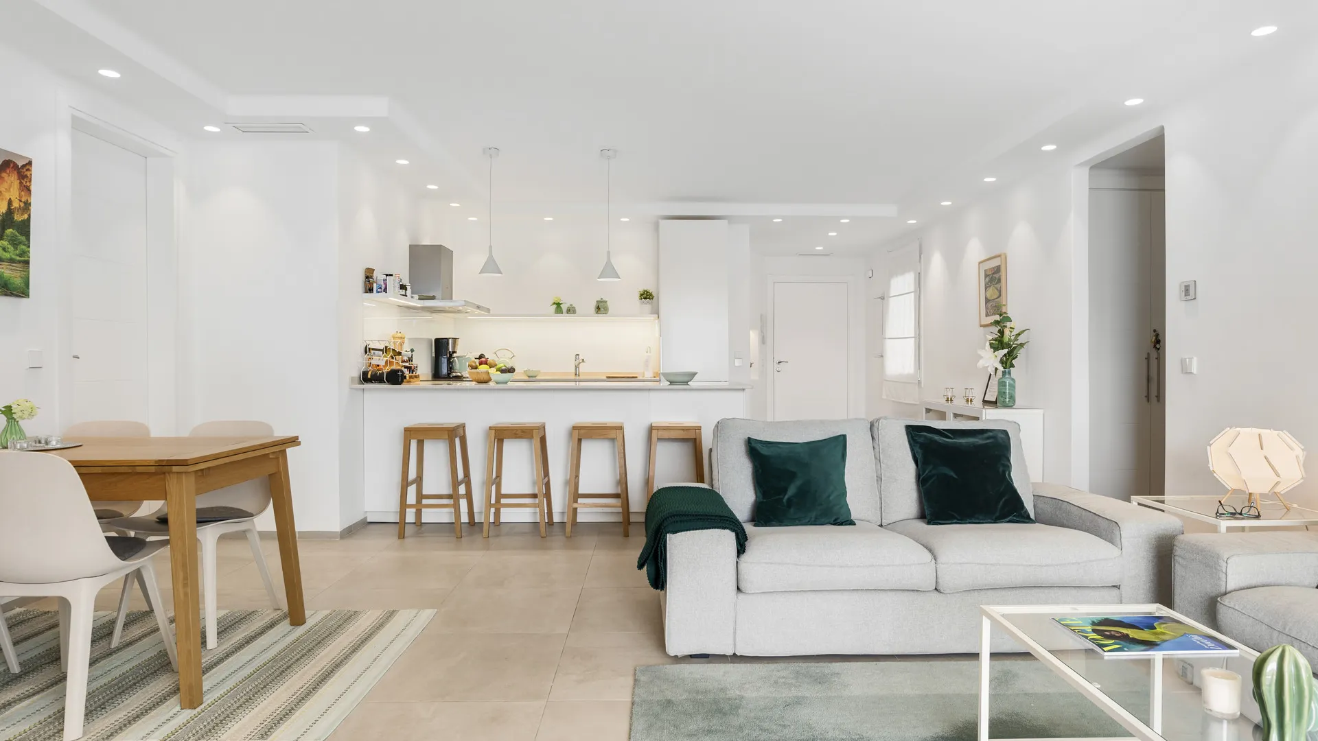 Comprar apartamento en Playas del Duque de 3 dormitorios