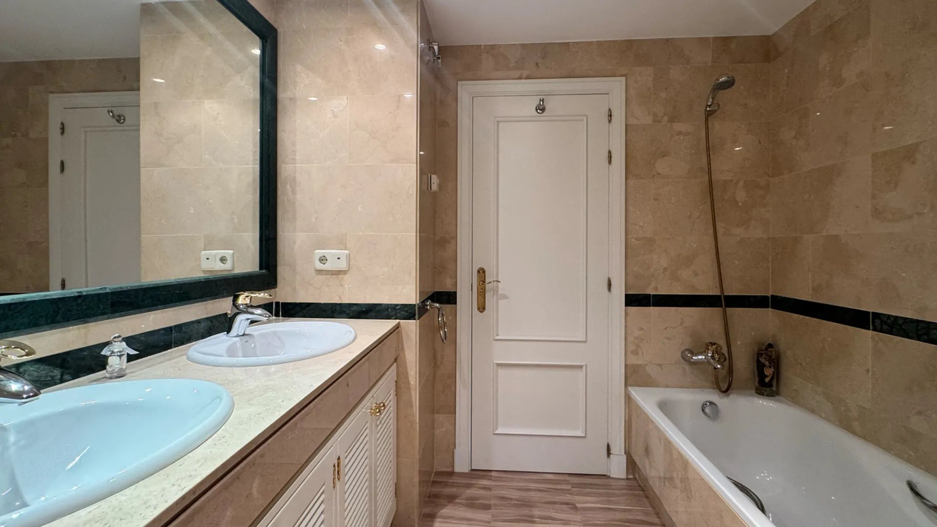 For sale Hacienda Elviria apartment