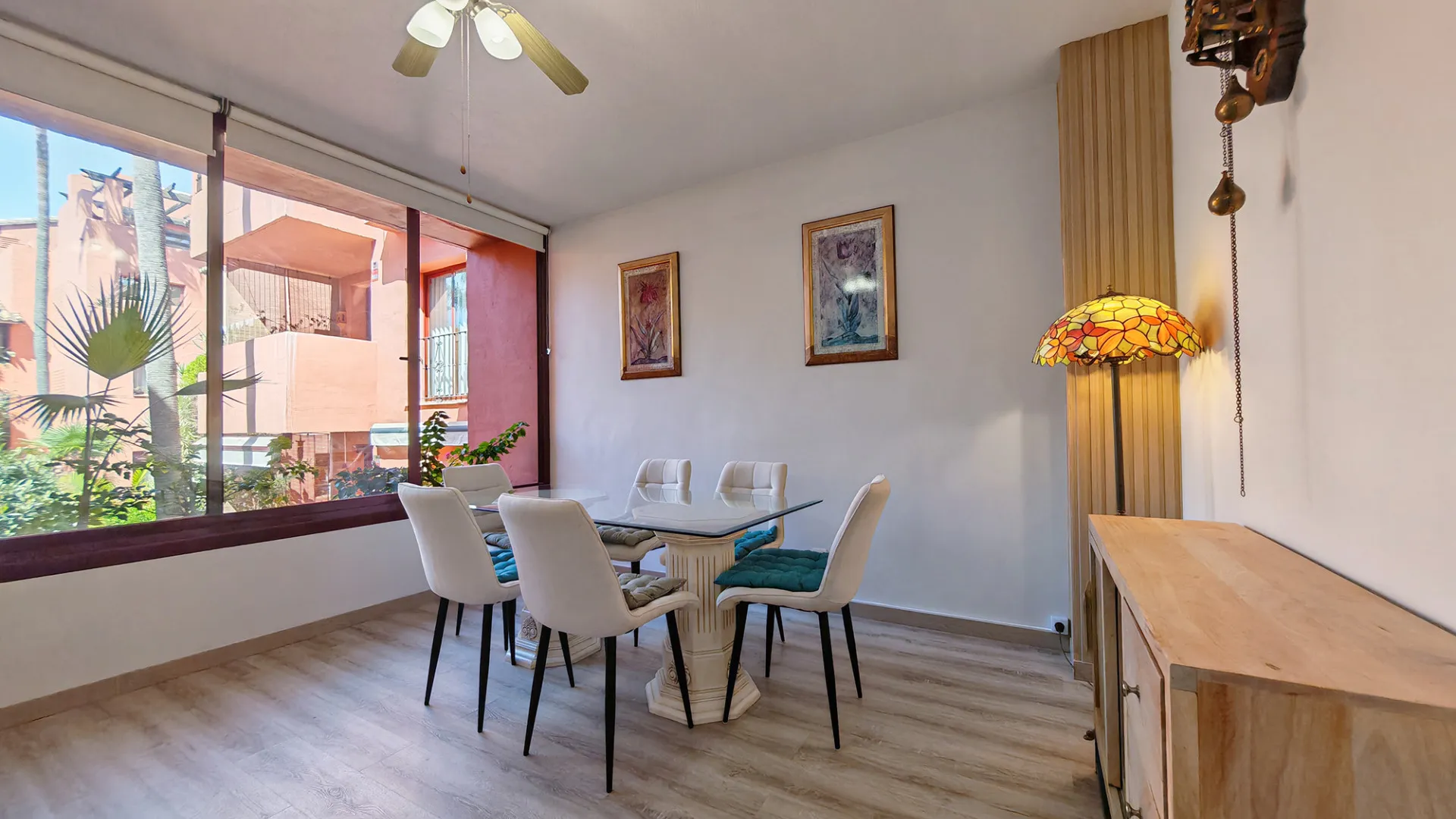 For sale apartment in Elviria