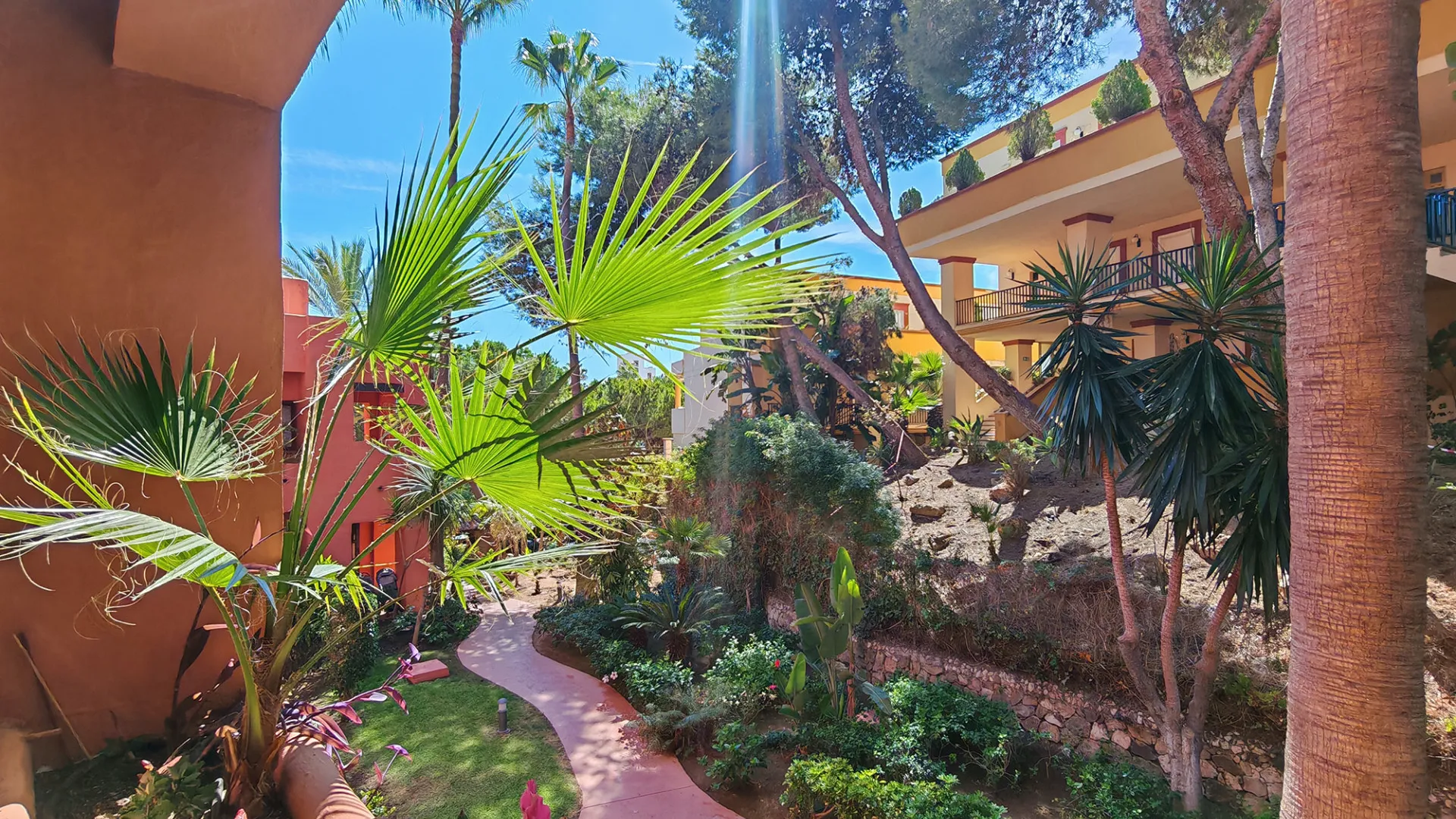For sale apartment in Elviria