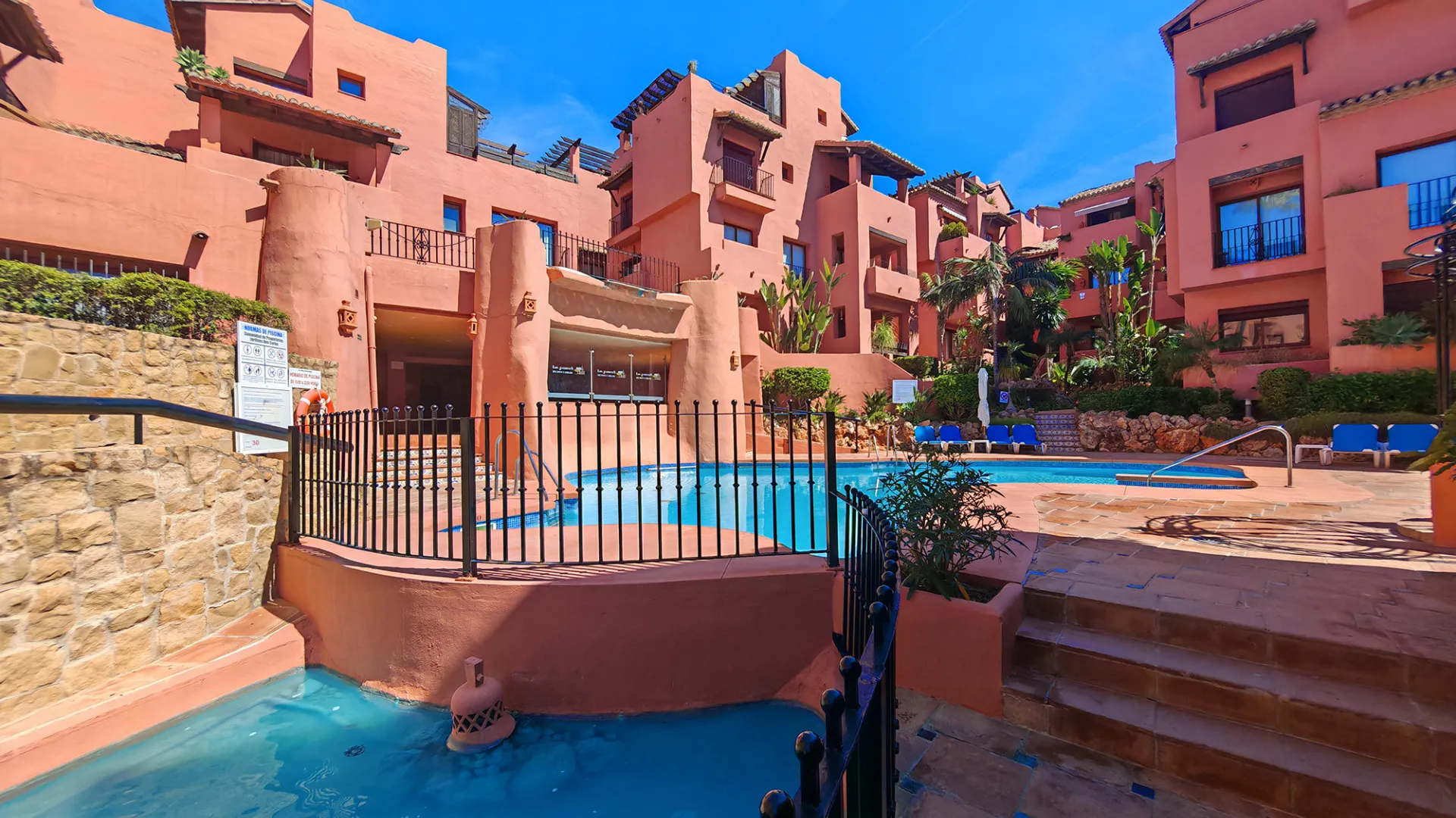 For sale apartment in Elviria