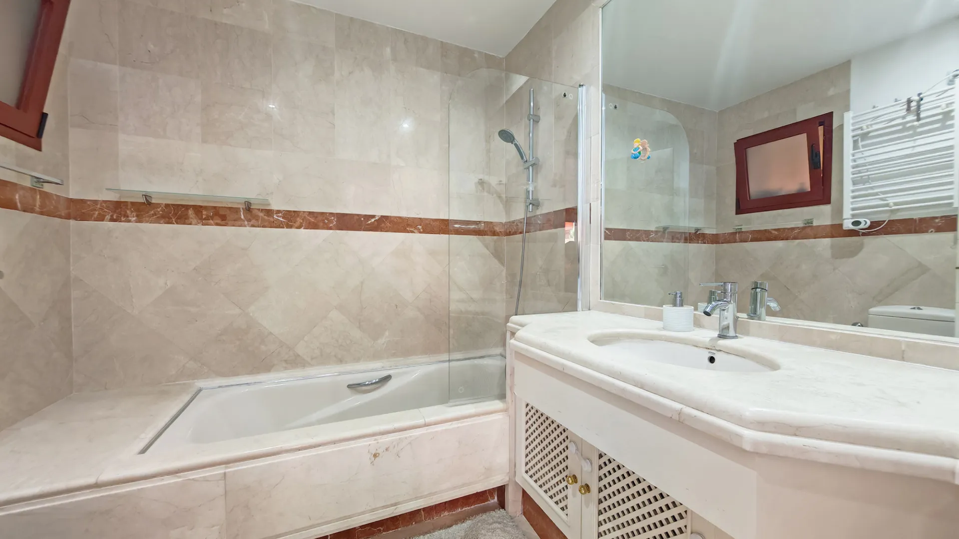 For sale apartment in Elviria