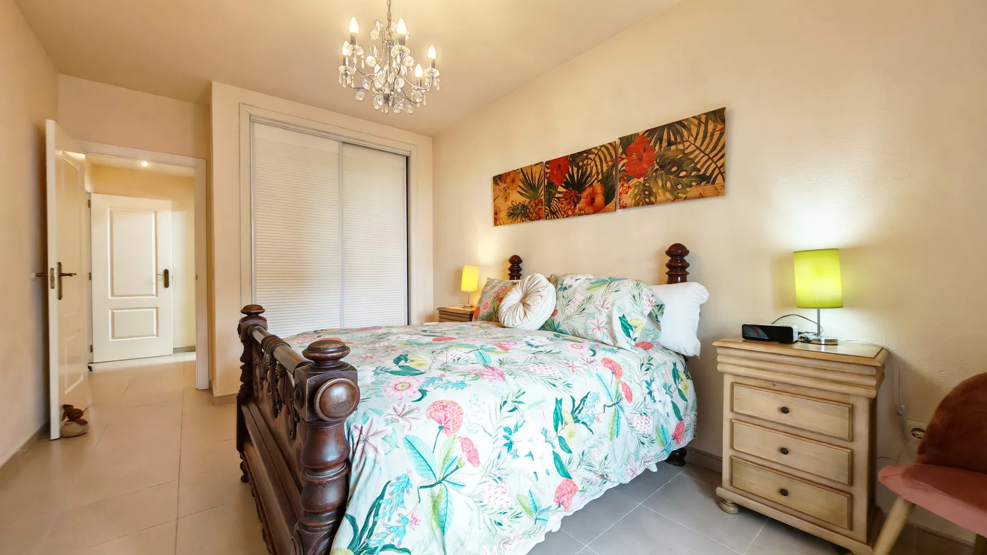 Nueva Andalucia 2 bedrooms apartment for sale