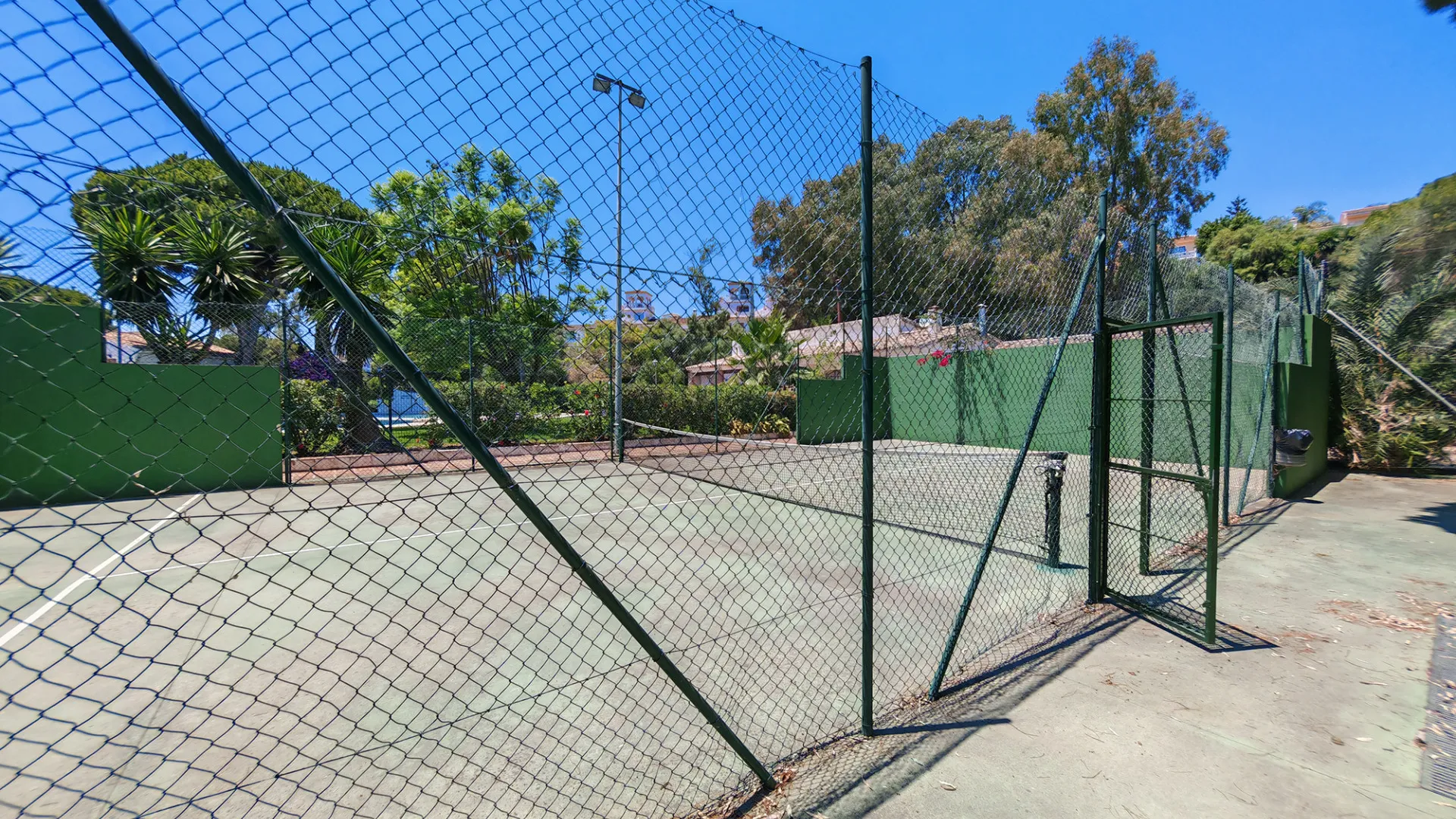 Adosado de 2 dormitorios en venta en Elviria