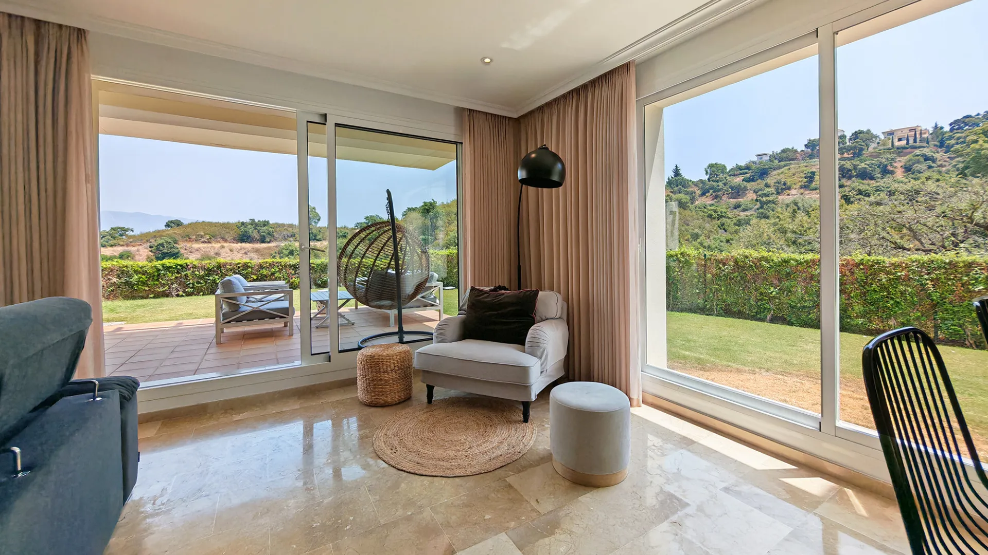 For sale ground floor apartment in La Mairena