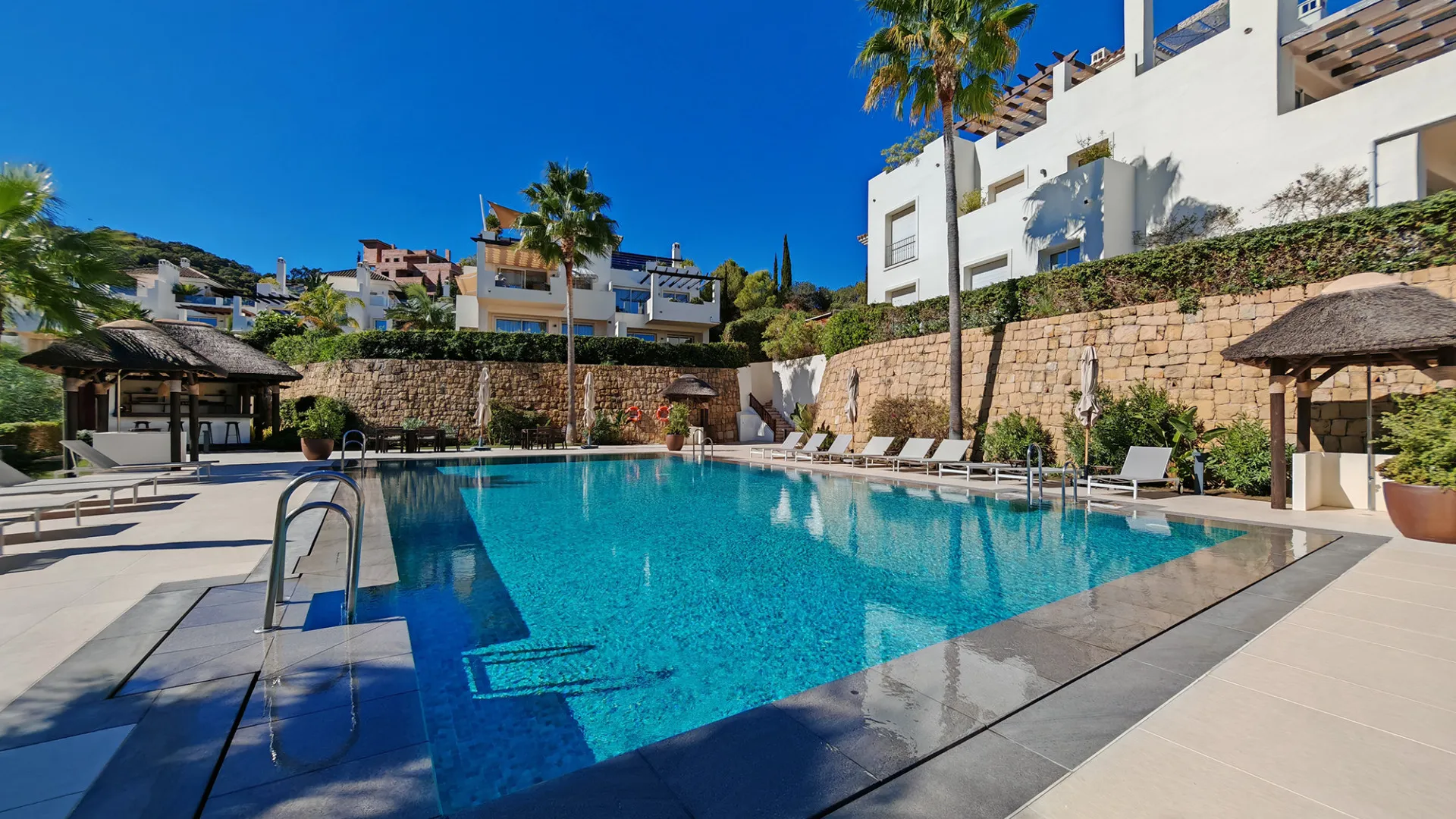 For sale ground floor apartment in La Mairena