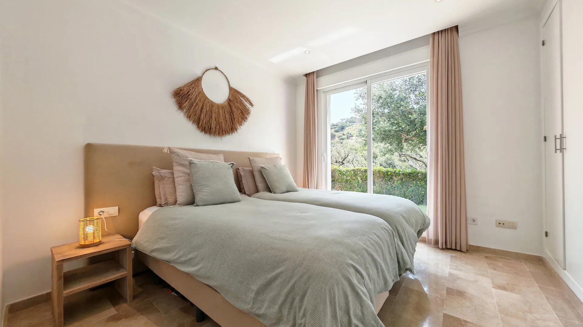 For sale ground floor apartment in La Mairena