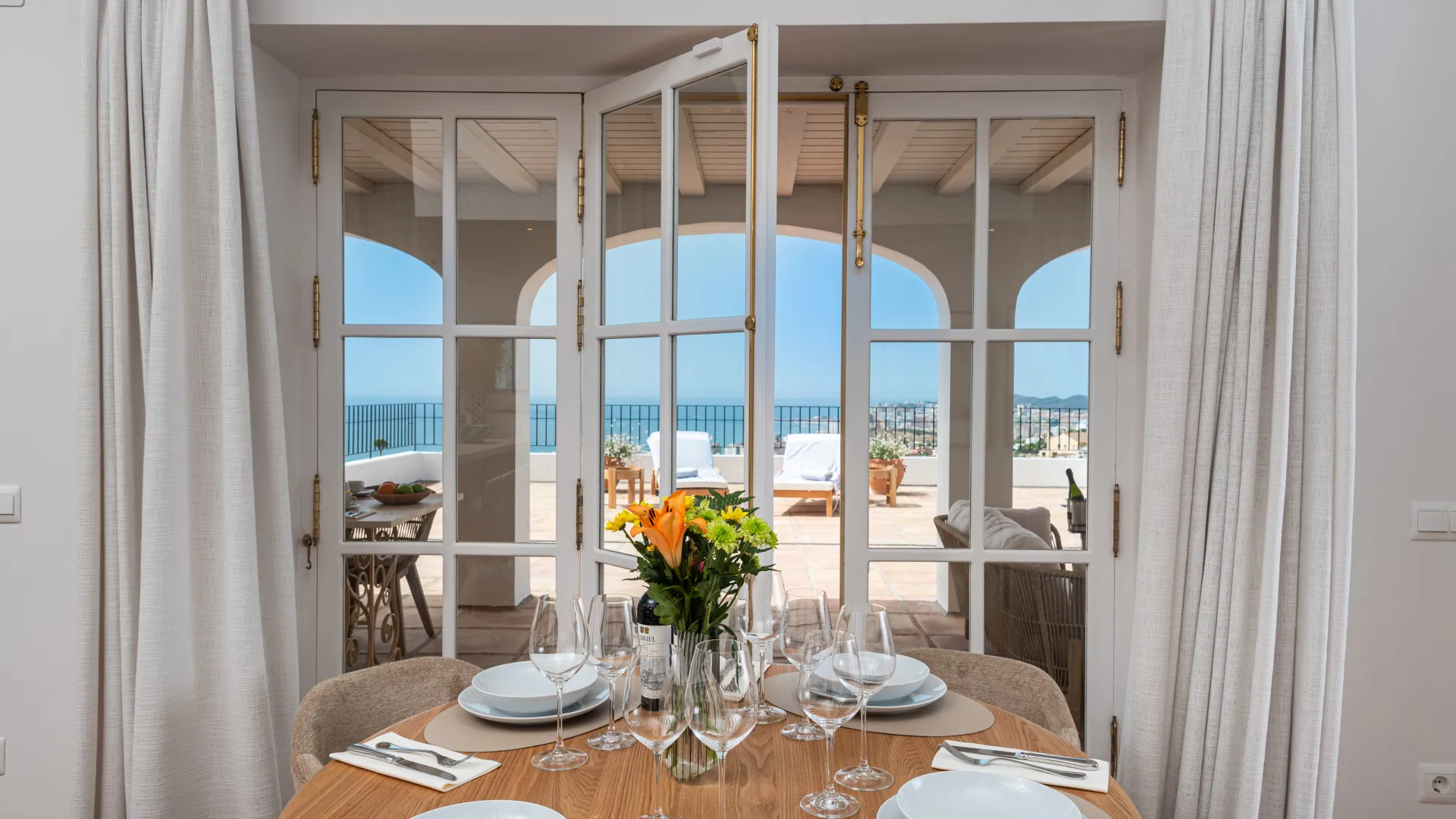 For sale 35 bedrooms hotel in Torreblanca
