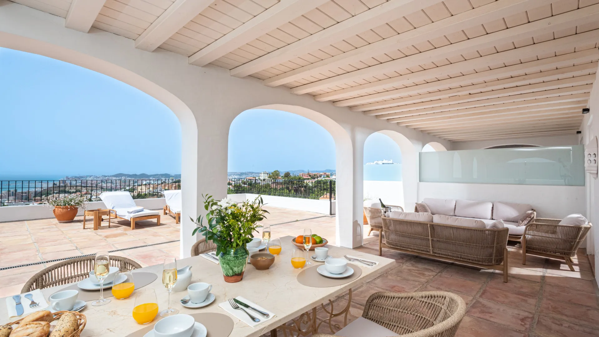 For sale 35 bedrooms hotel in Torreblanca
