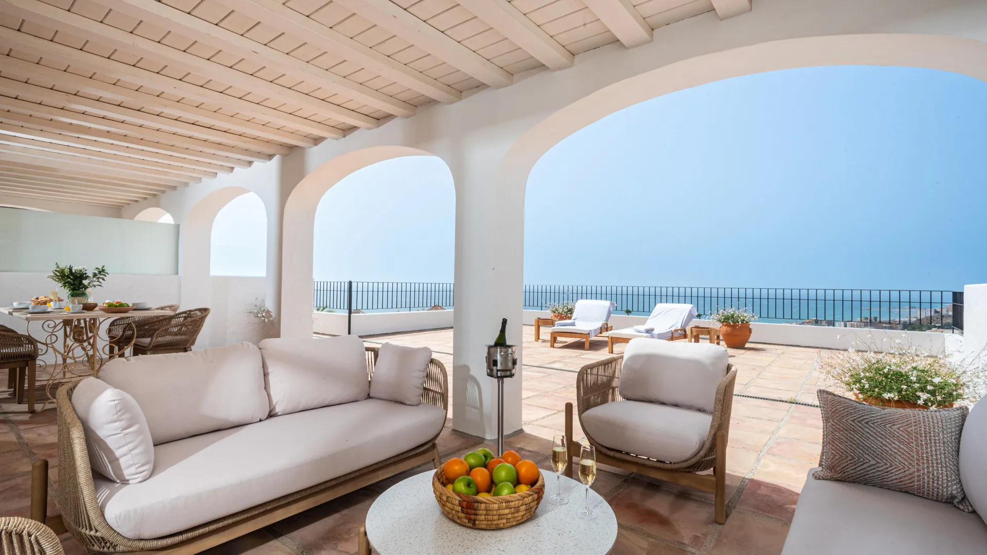 For sale 35 bedrooms hotel in Torreblanca
