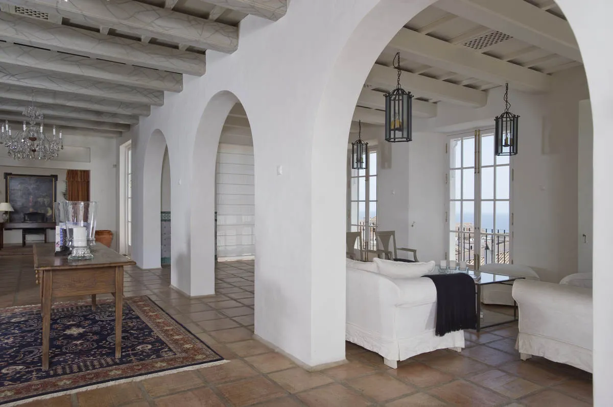 For sale 35 bedrooms hotel in Torreblanca