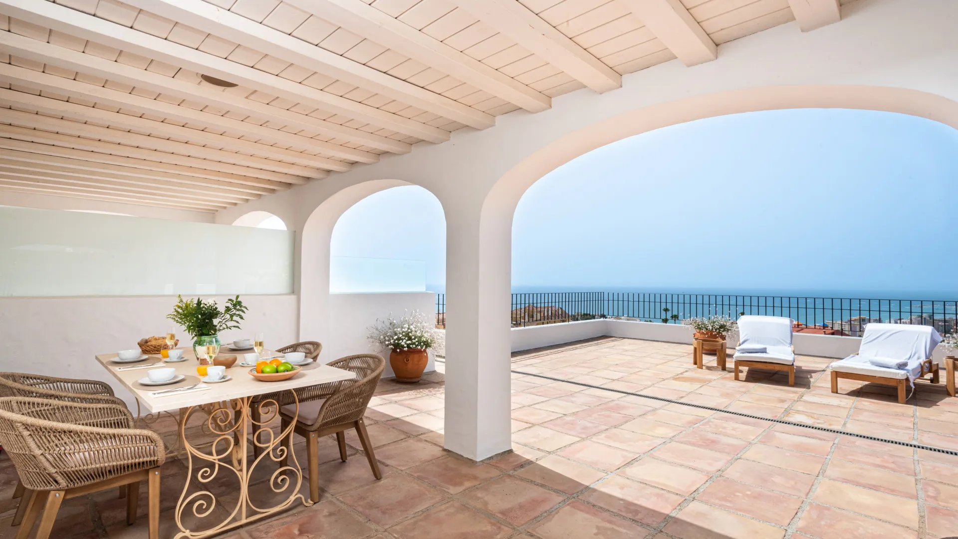 For sale 35 bedrooms hotel in Torreblanca