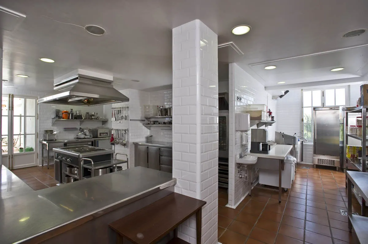 For sale 35 bedrooms hotel in Torreblanca