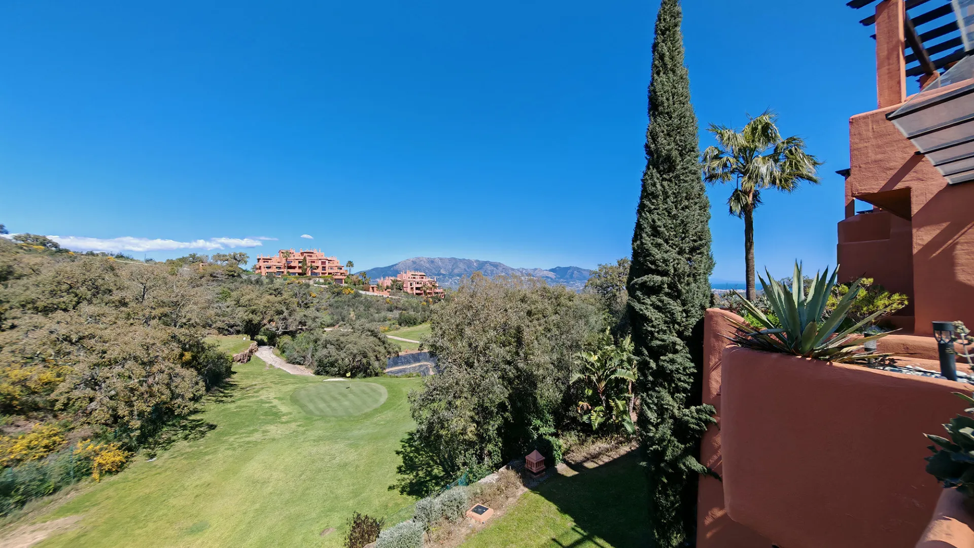 For sale La Mairena duplex with 3 bedrooms