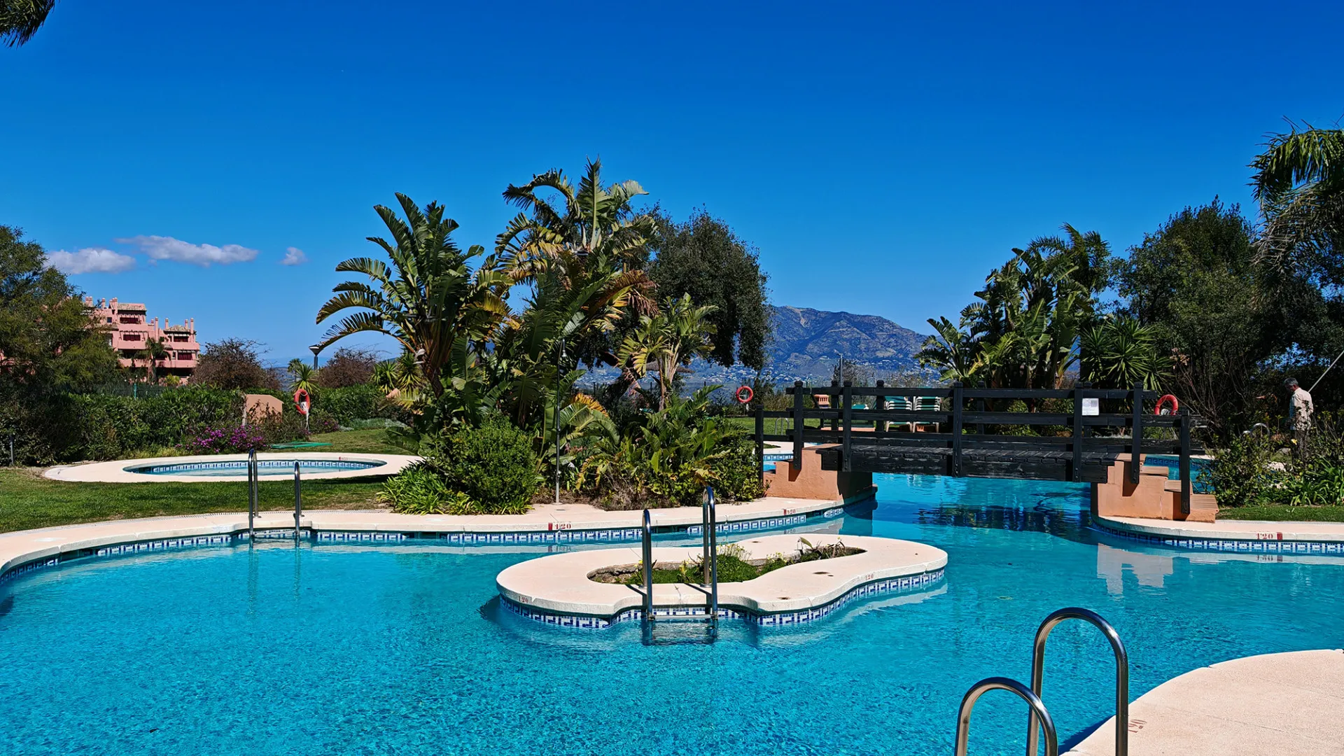 For sale La Mairena duplex with 3 bedrooms