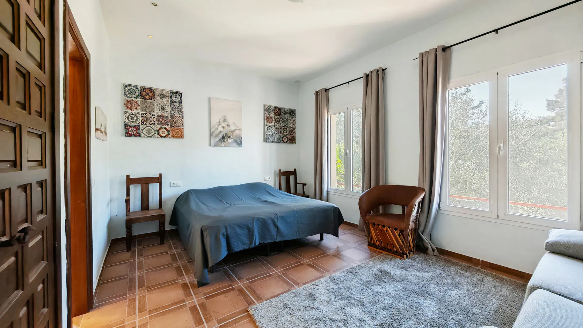 Coin, finca con 12 dormitorios en venta