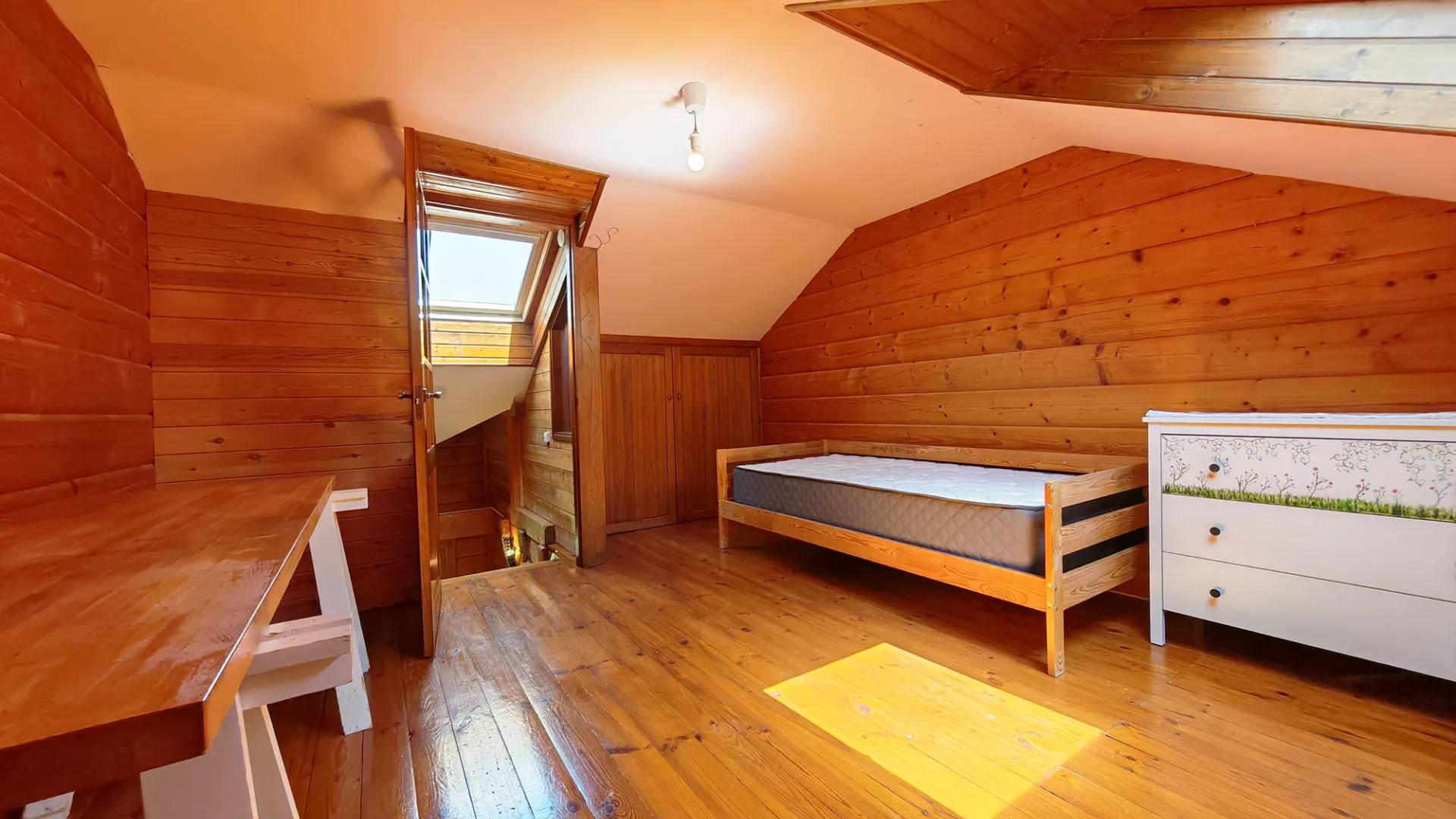 Ojen, finca con 3 dormitorios a la venta
