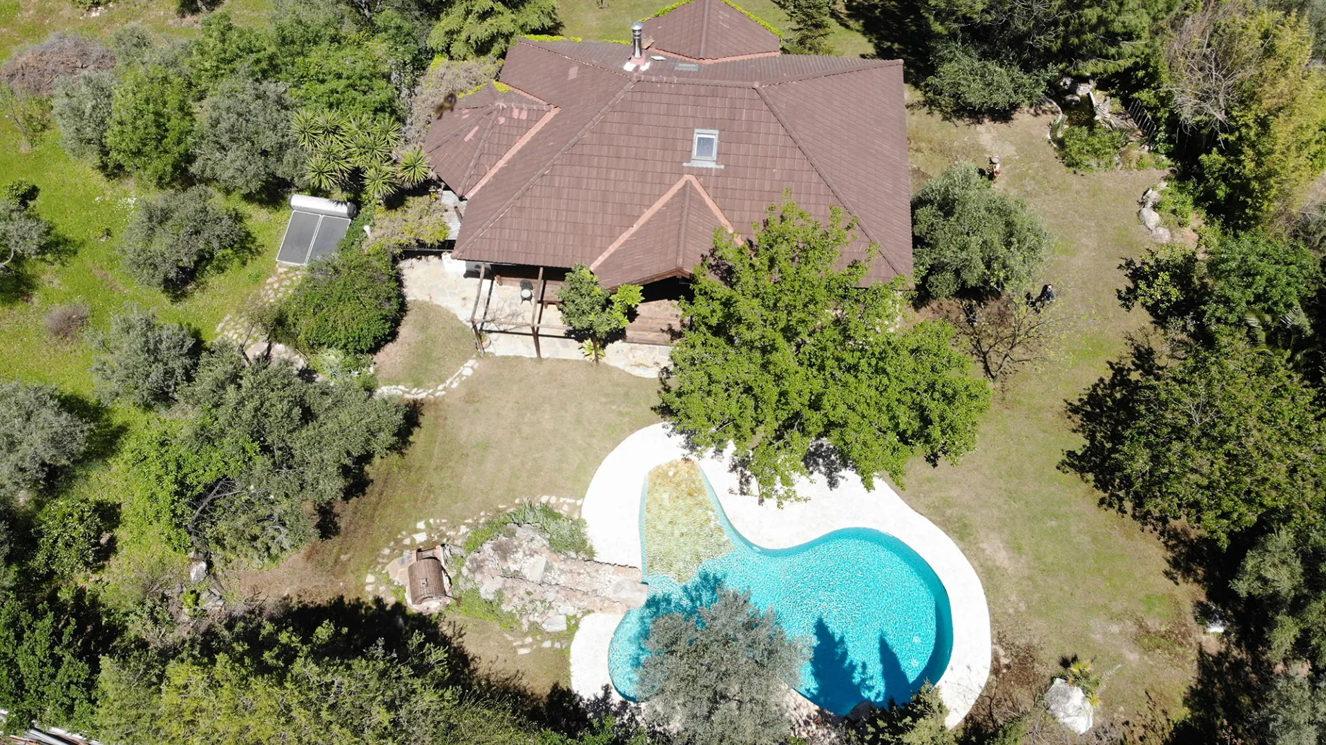 Ojen, finca con 3 dormitorios a la venta