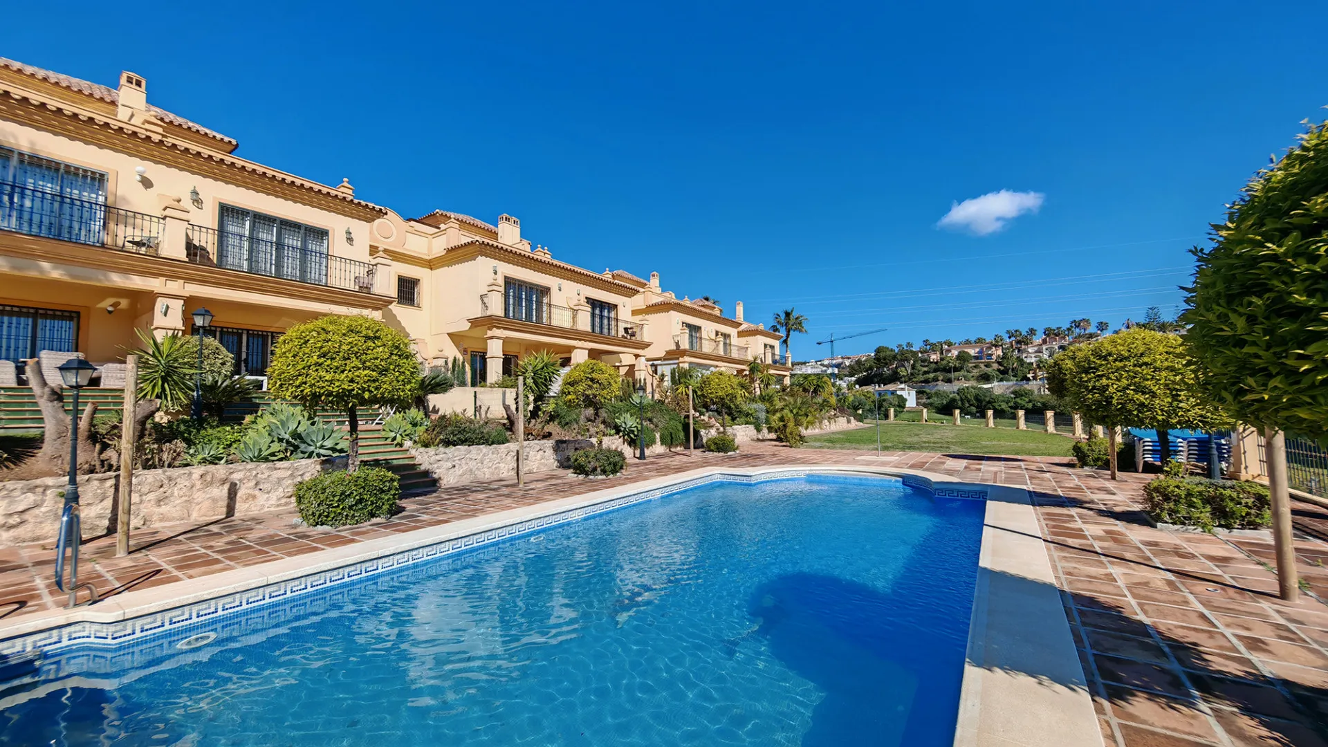 Buy town house in Riviera del Sol with 4 bedrooms