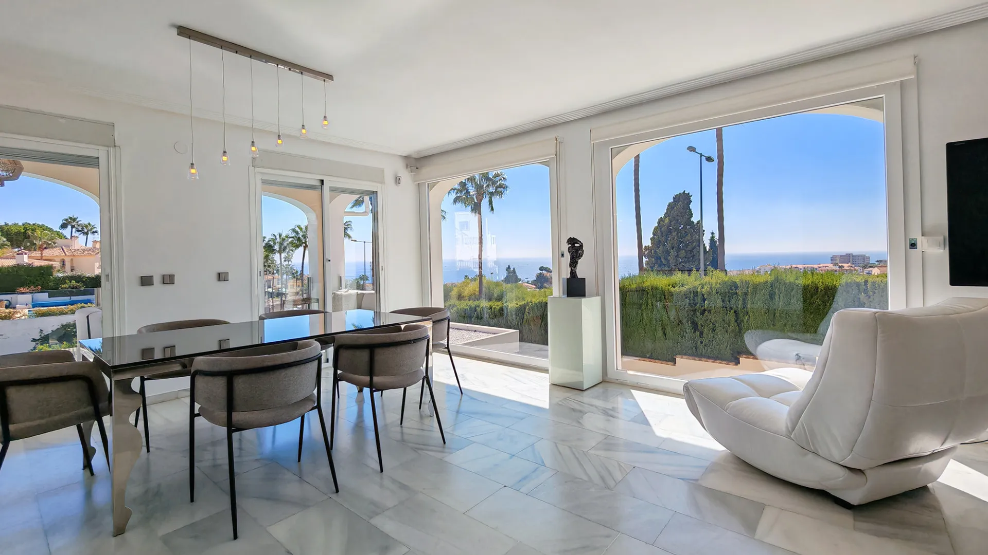 For sale villa with 4 bedrooms in Riviera del Sol