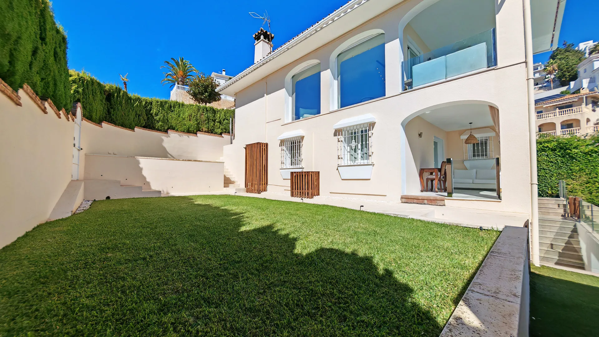For sale villa with 4 bedrooms in Riviera del Sol