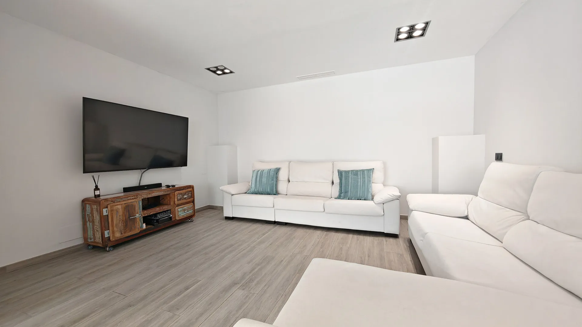 For sale villa with 4 bedrooms in Riviera del Sol