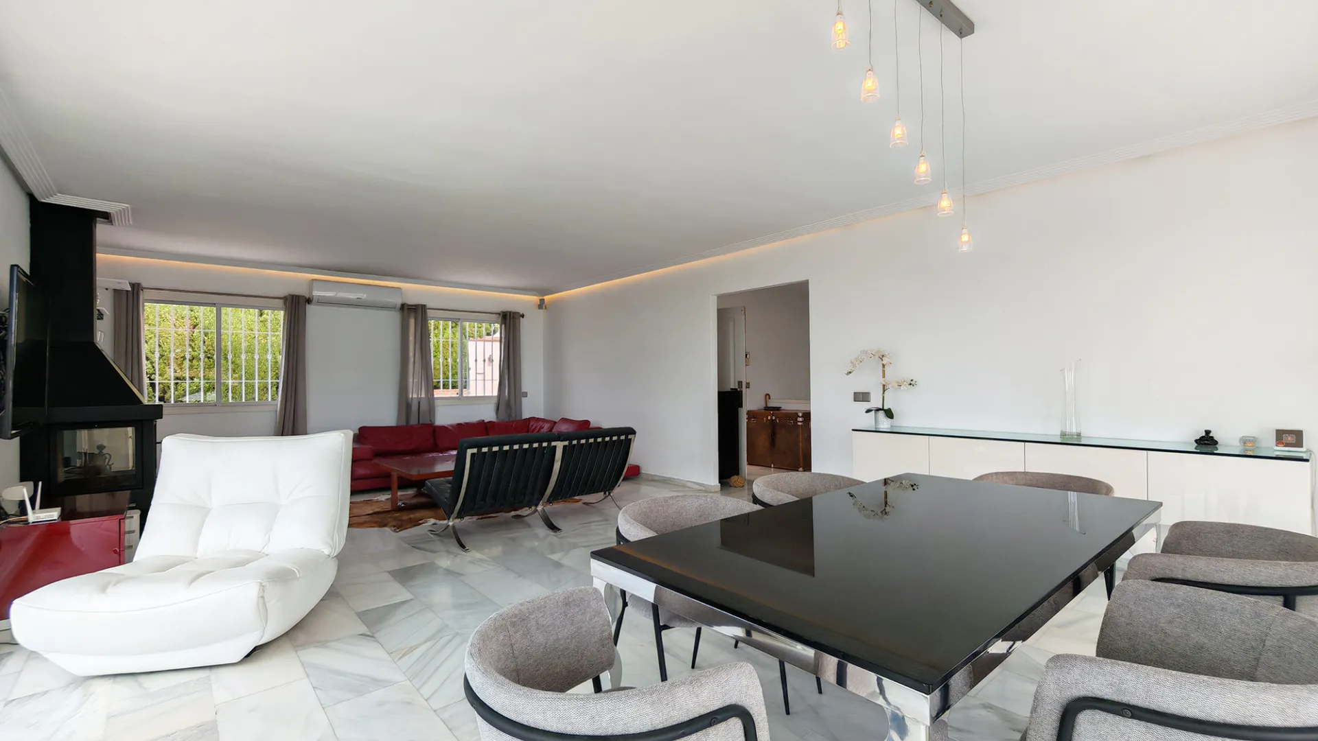 For sale villa with 4 bedrooms in Riviera del Sol