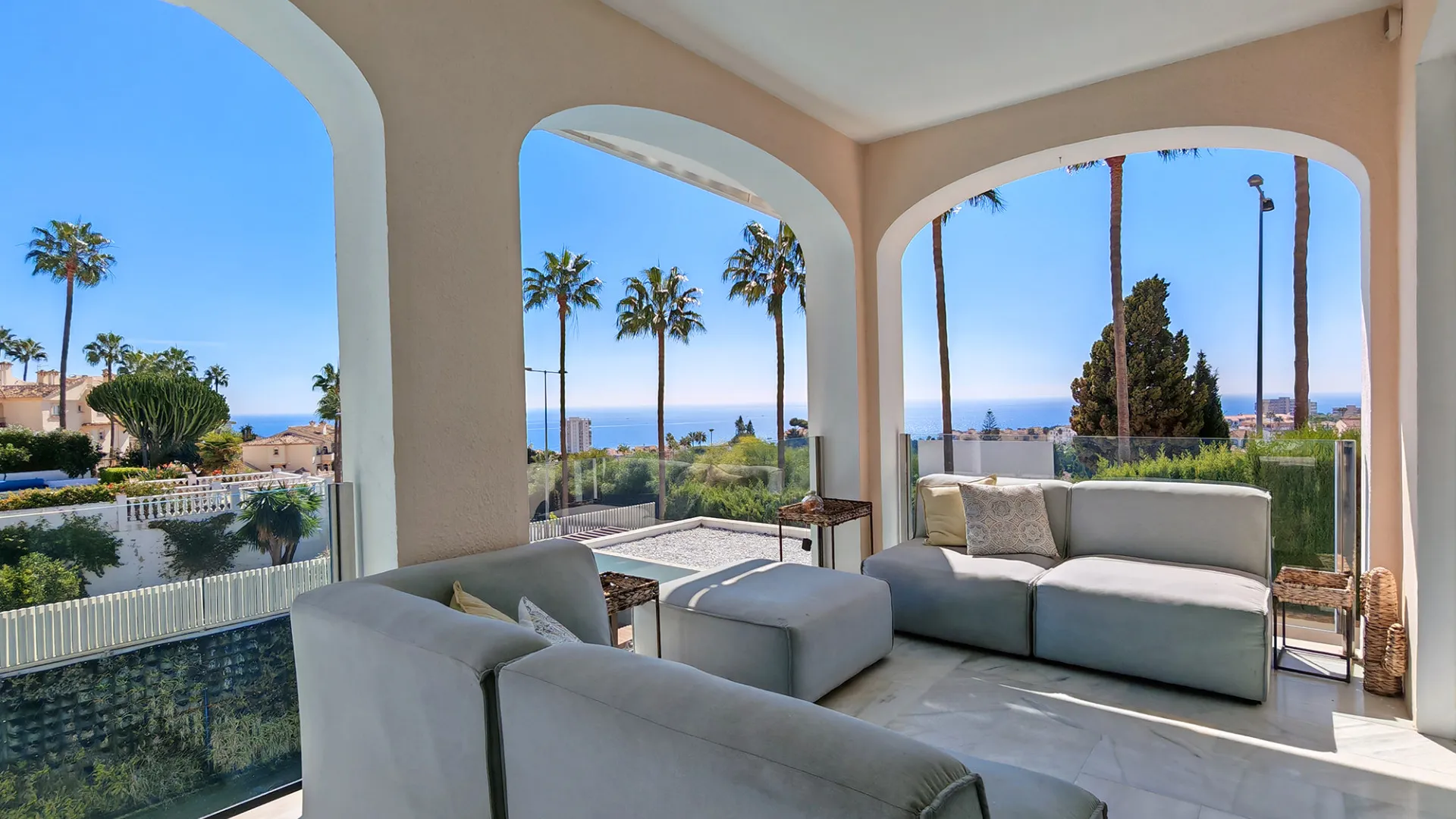 For sale villa with 4 bedrooms in Riviera del Sol