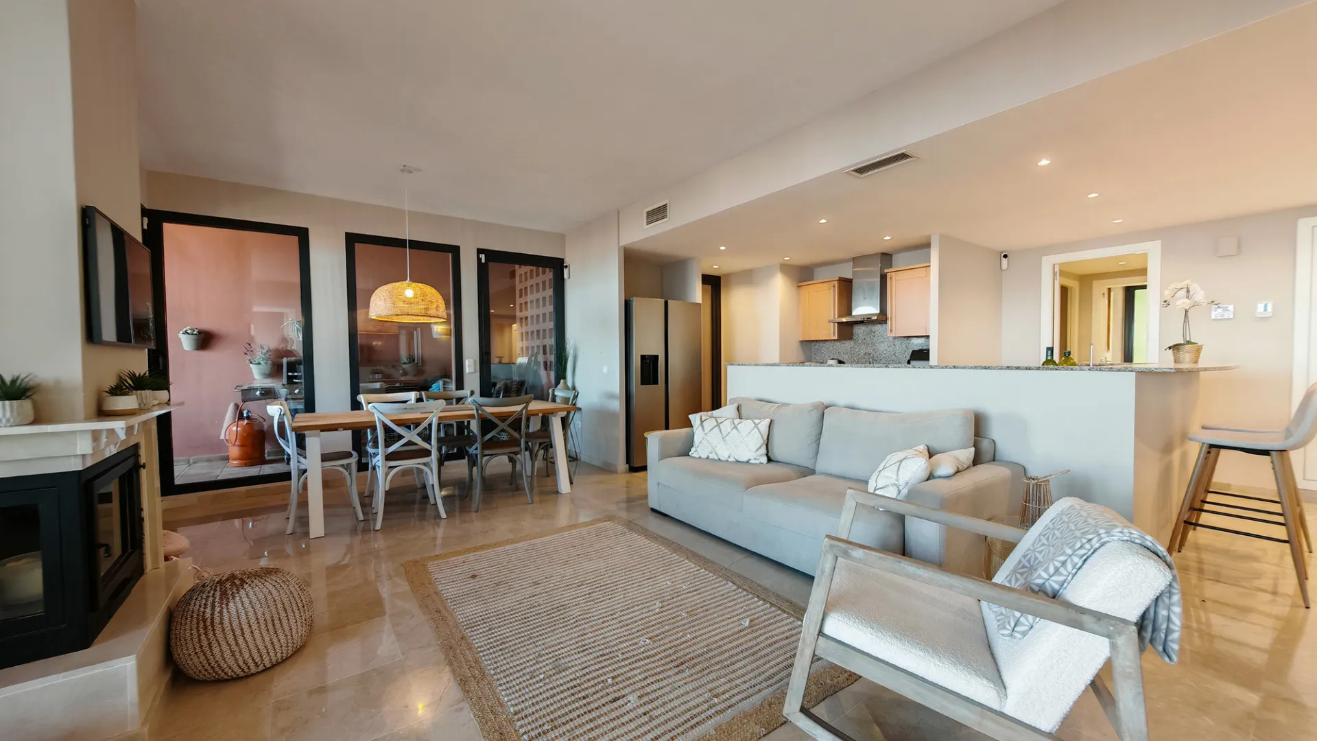 For sale Cascadas de las Lomas ground floor apartment with 3 bedrooms