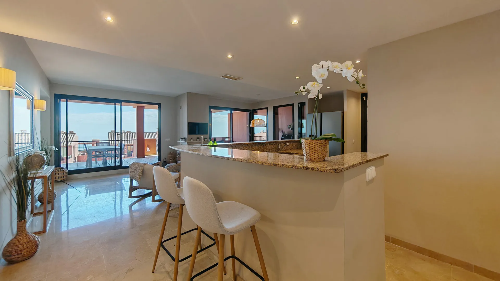 For sale Cascadas de las Lomas ground floor apartment with 3 bedrooms