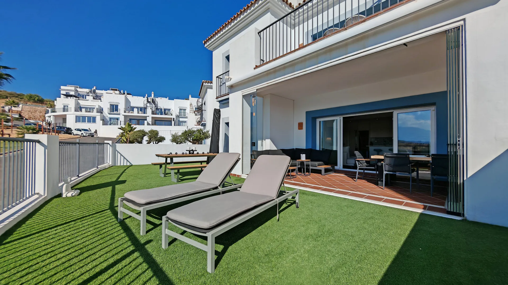 For sale ground floor apartment in Paraiso Pueblo