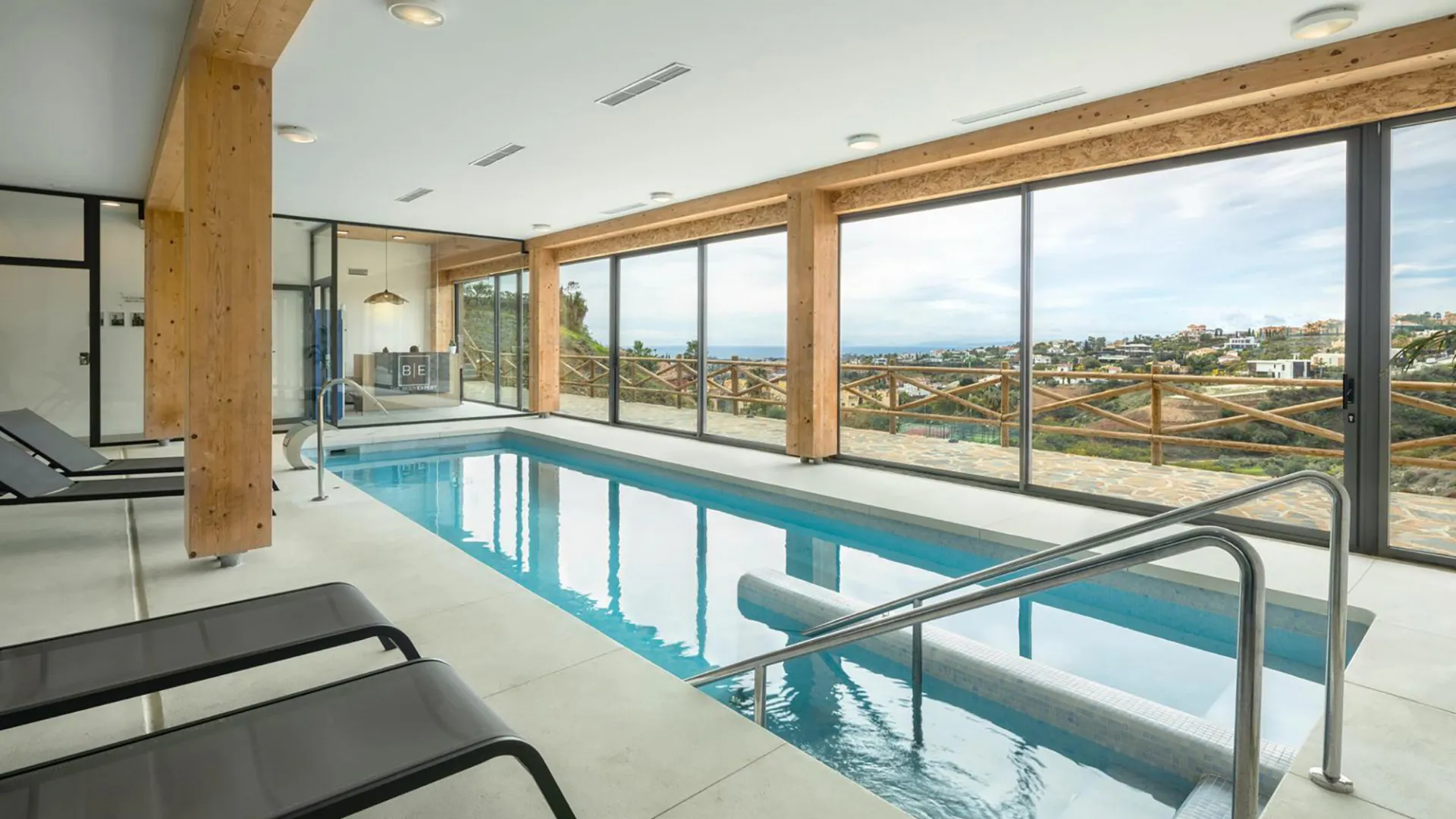 For sale ground floor apartment in Paraiso Pueblo
