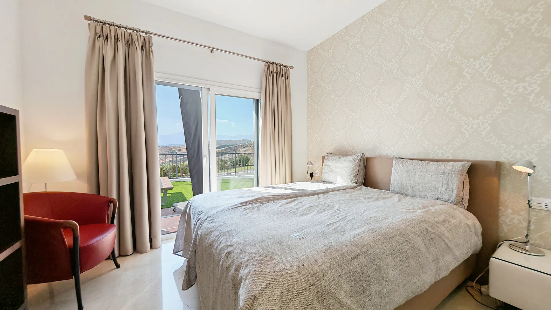 For sale ground floor apartment in Paraiso Pueblo
