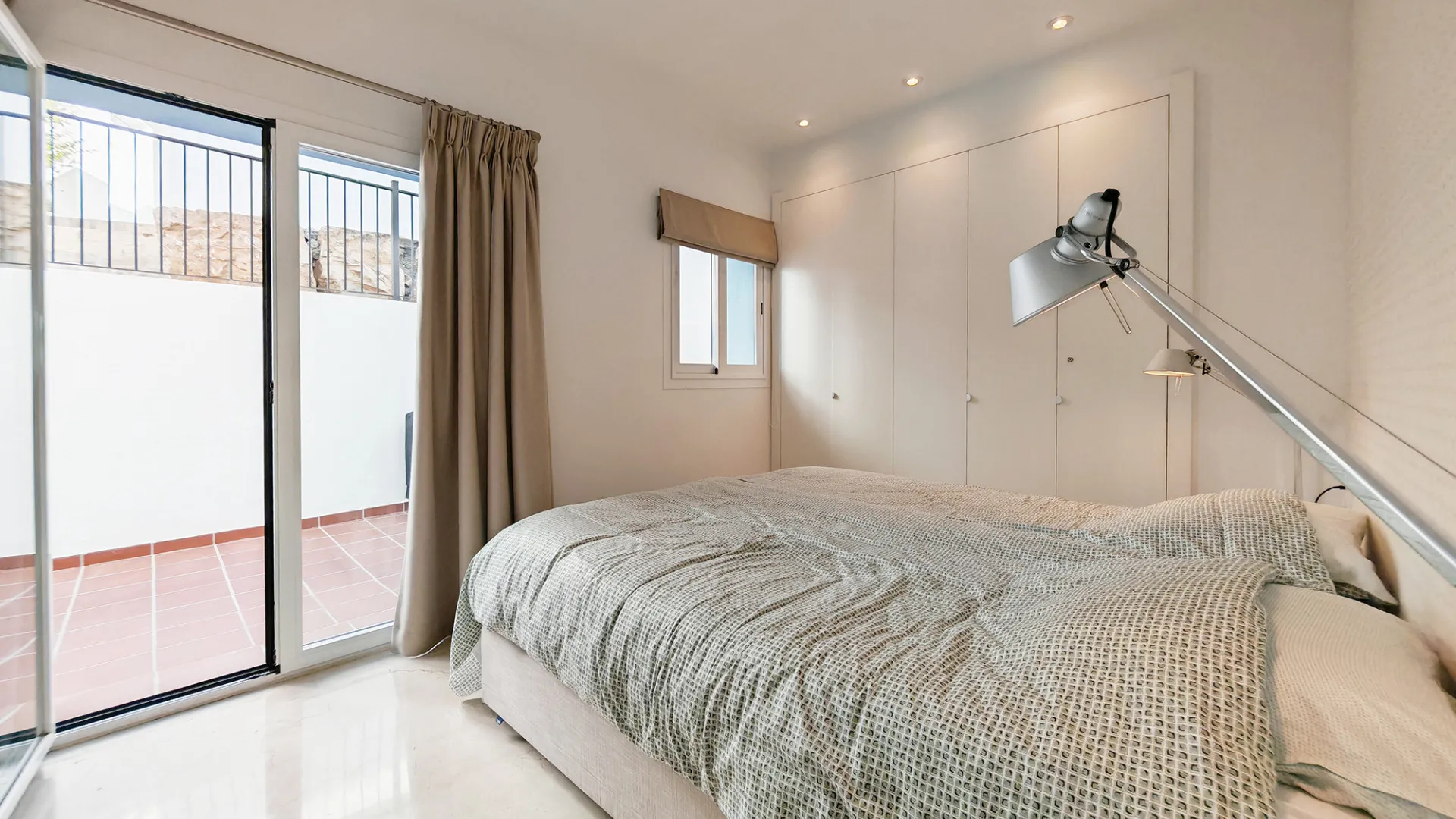 For sale ground floor apartment in Paraiso Pueblo