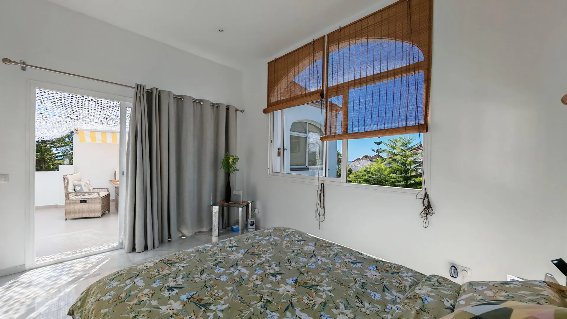 Atico duplex en venta con 3 dormitorios en Costabella