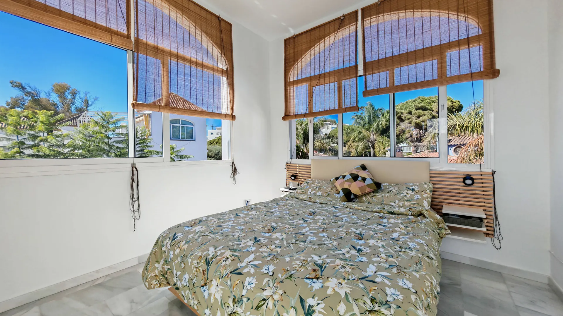 Atico duplex en venta con 3 dormitorios en Costabella