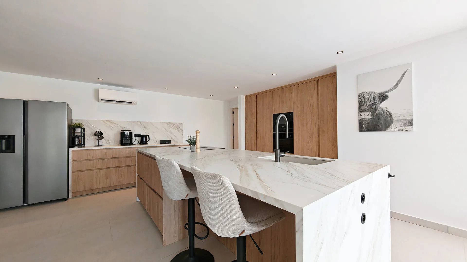 8 bedrooms Elviria villa for sale