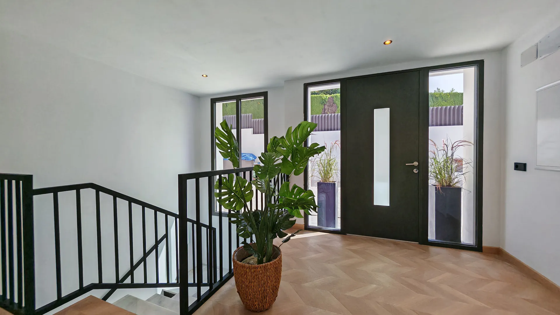 8 bedrooms Elviria villa for sale
