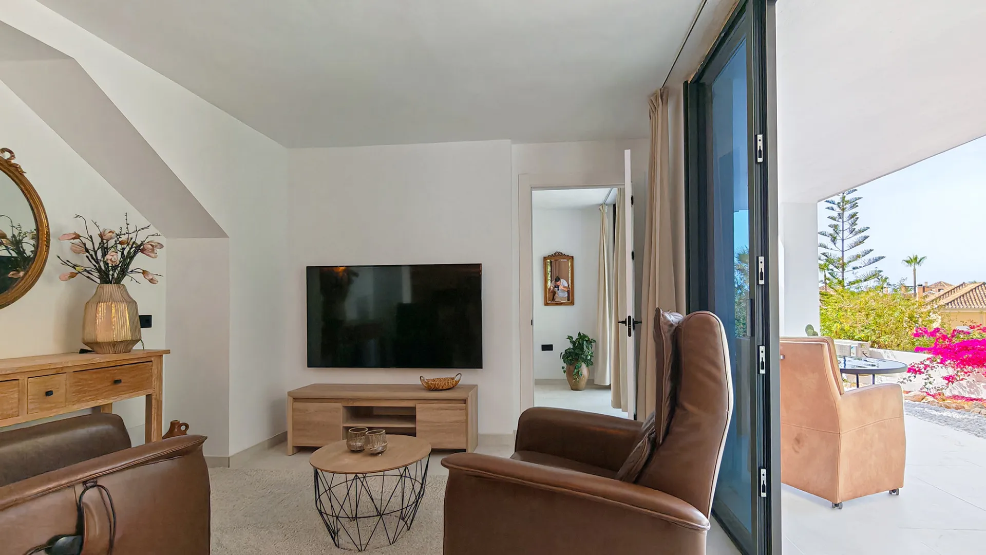 8 bedrooms Elviria villa for sale