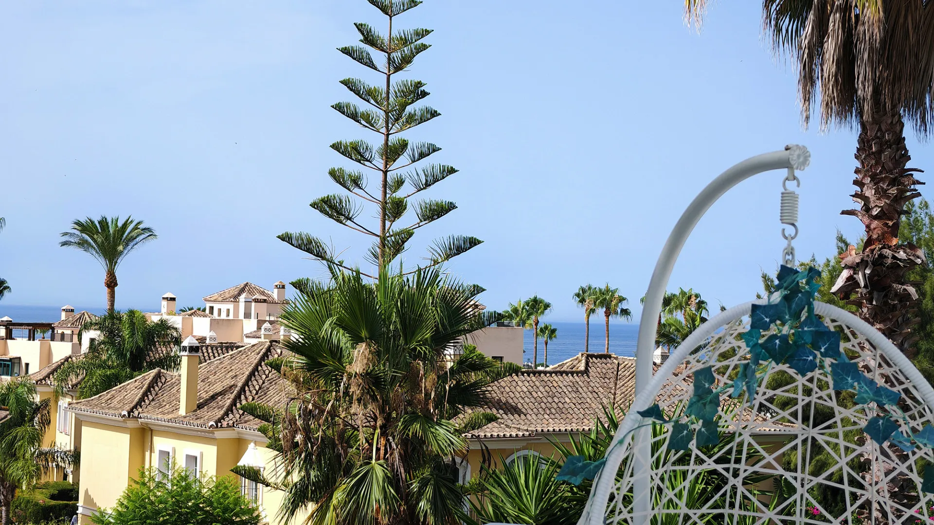 8 bedrooms Elviria villa for sale