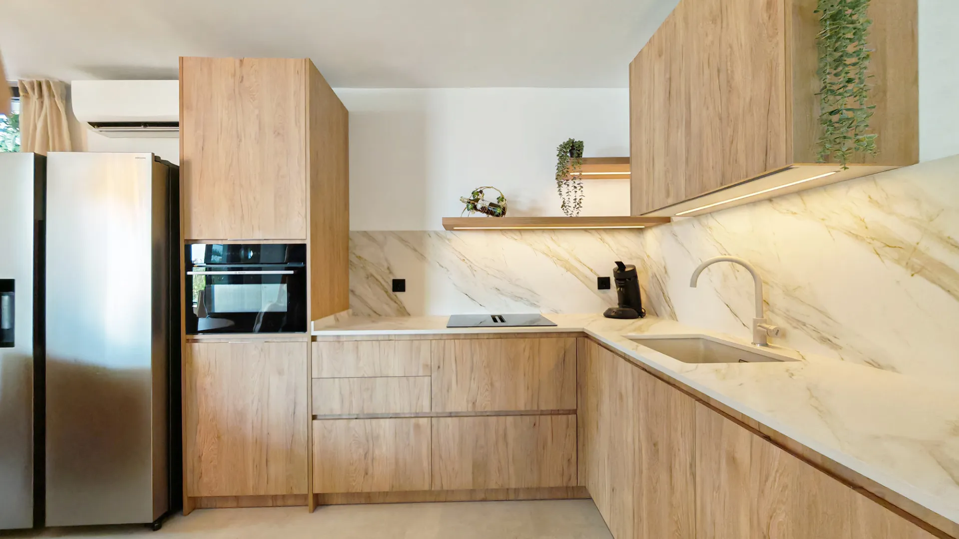 8 bedrooms Elviria villa for sale