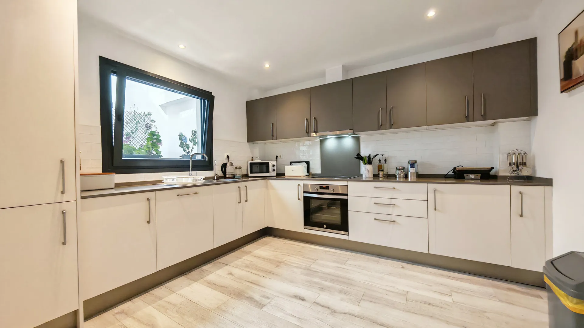 3 bedrooms town house for sale in Elviria Hills