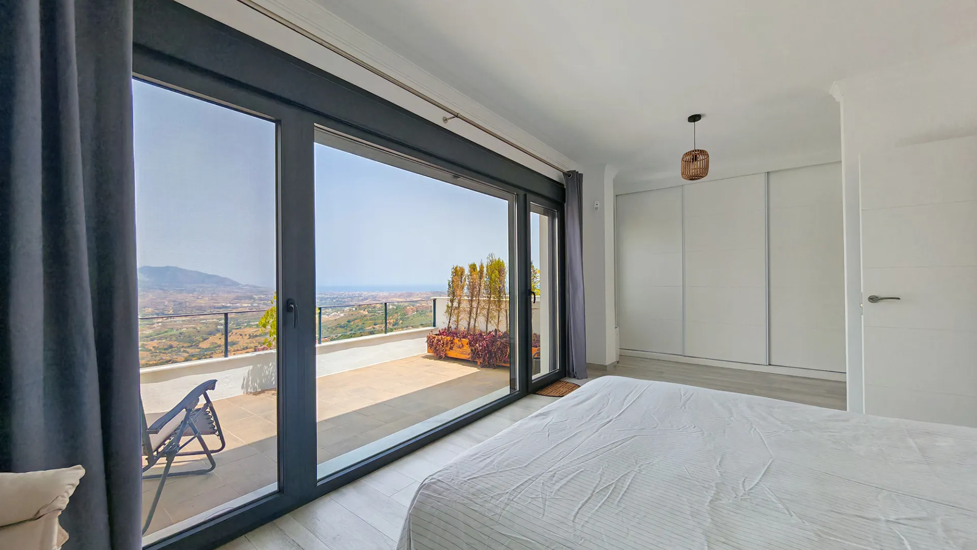 3 bedrooms town house for sale in Elviria Hills