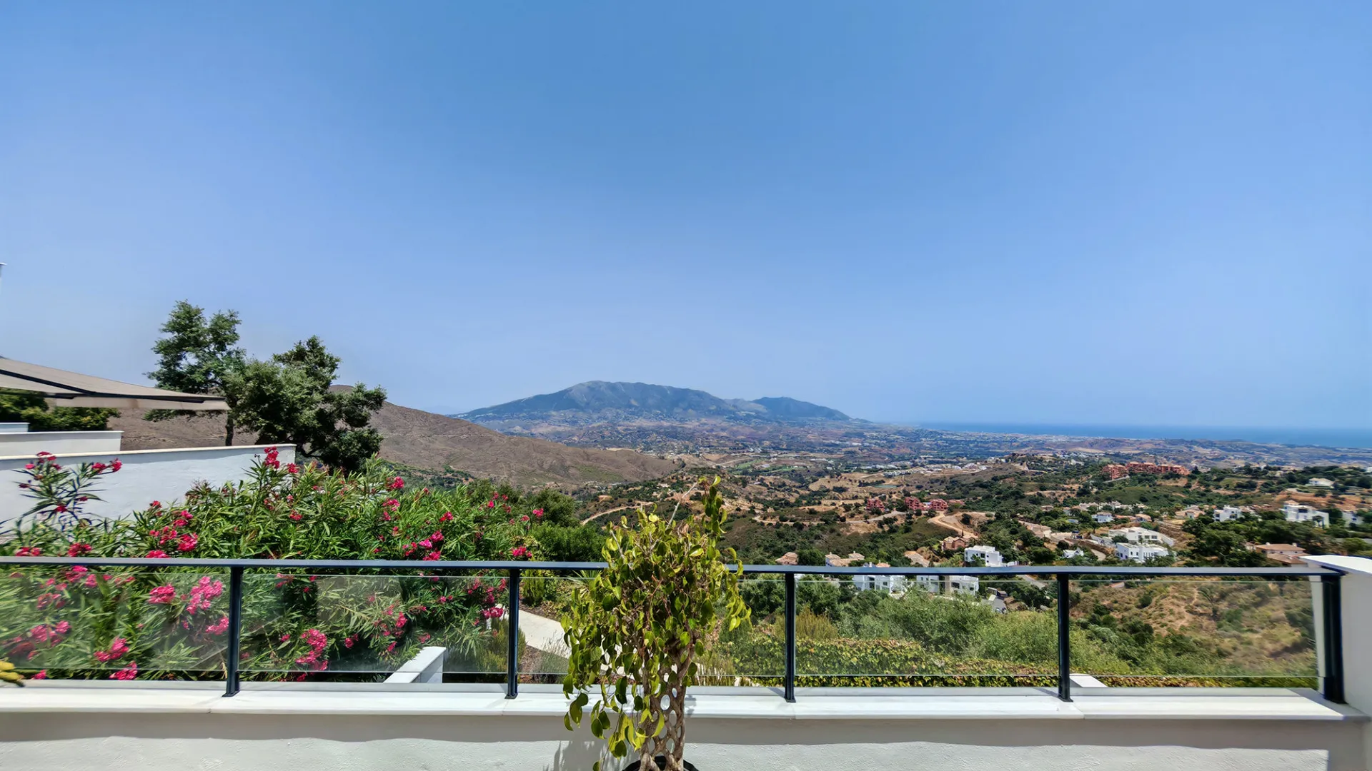 3 bedrooms town house for sale in Elviria Hills