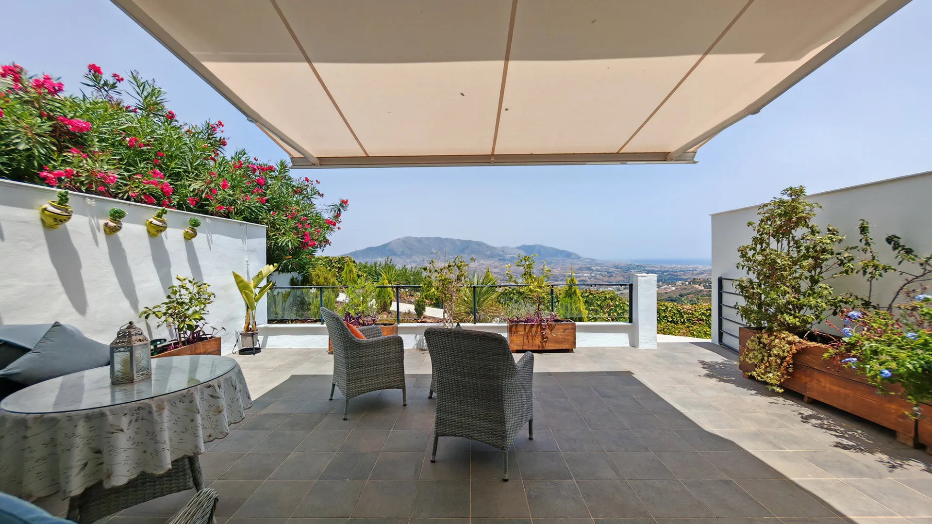 3 bedrooms town house for sale in Elviria Hills
